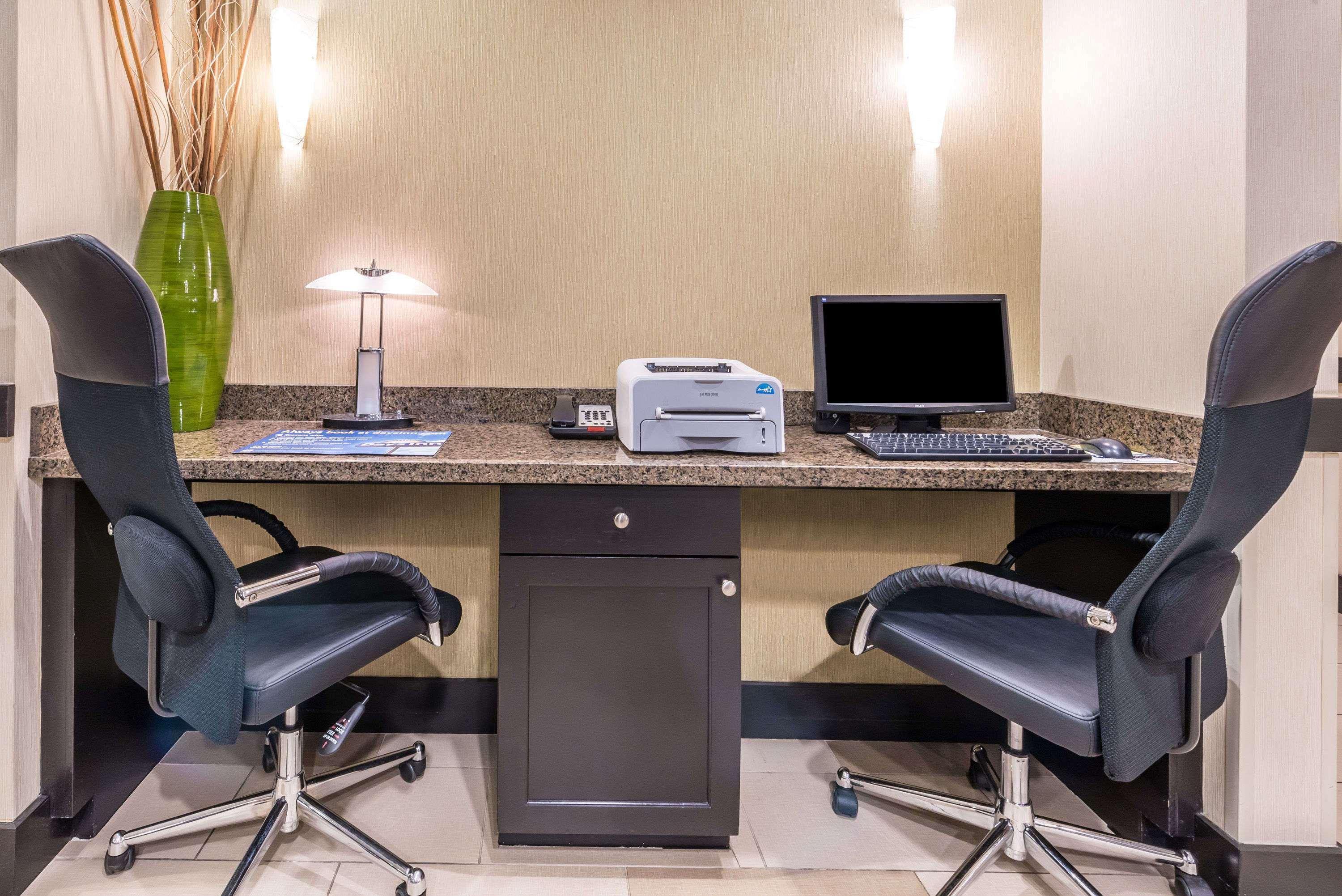 Days Inn & Suites By Wyndham Mineral Wells Dış mekan fotoğraf