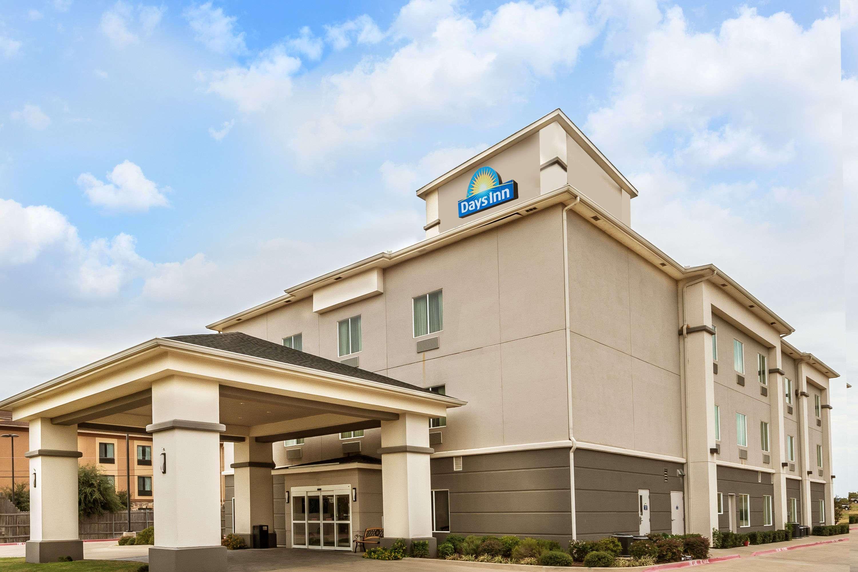 Days Inn & Suites By Wyndham Mineral Wells Dış mekan fotoğraf